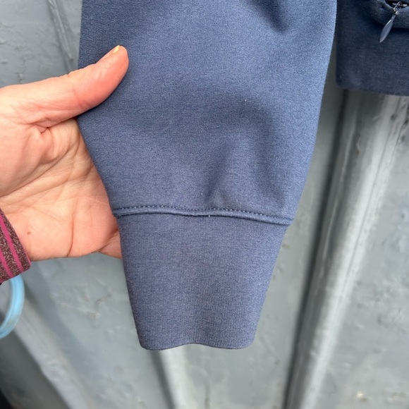 Kit & Ace Made to Move Sweatshirt, Small - Picture 10 of 13